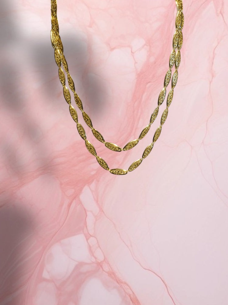 COLLIERS ET BRACELETS