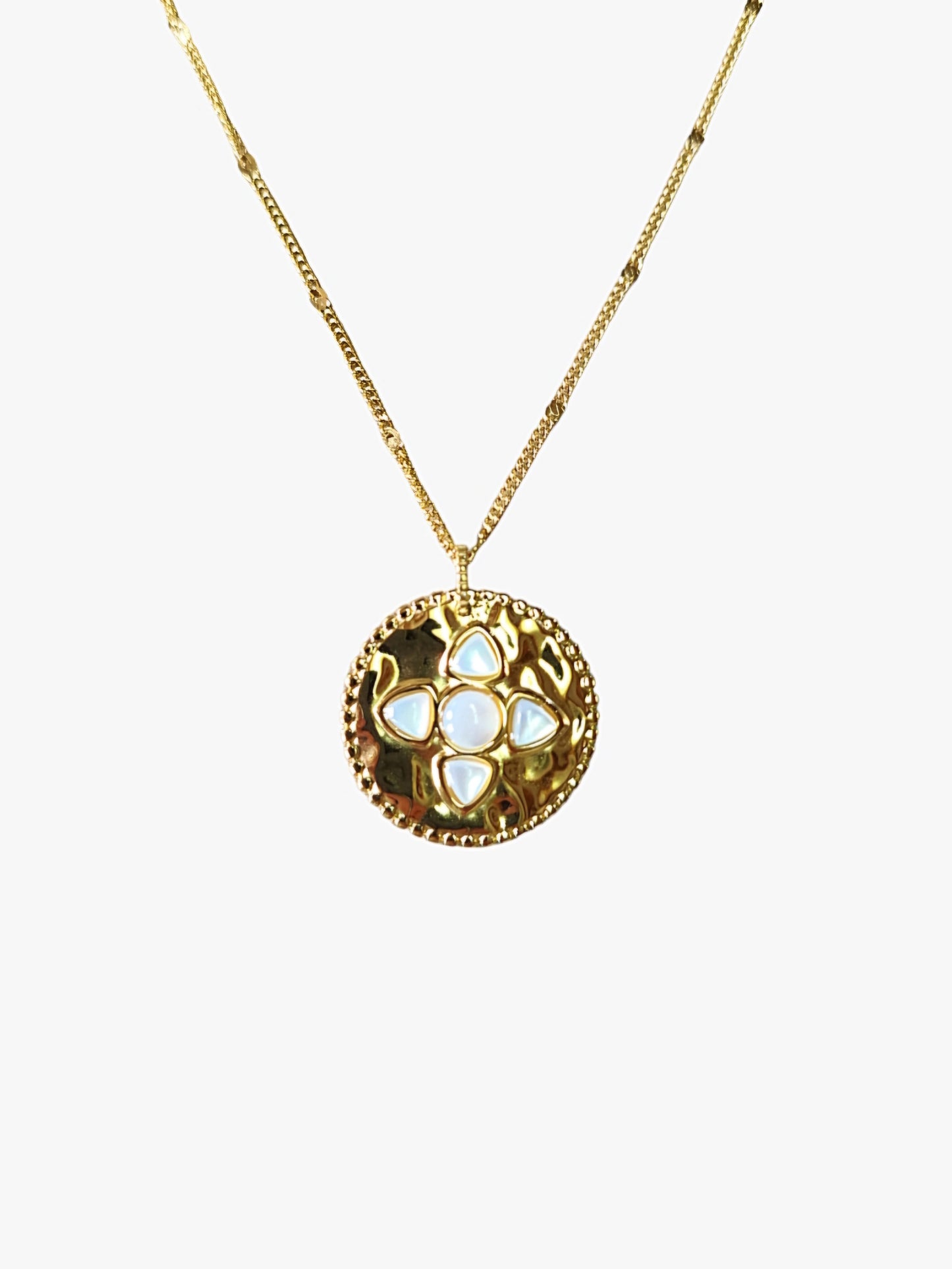 Collier Talisman Nacre